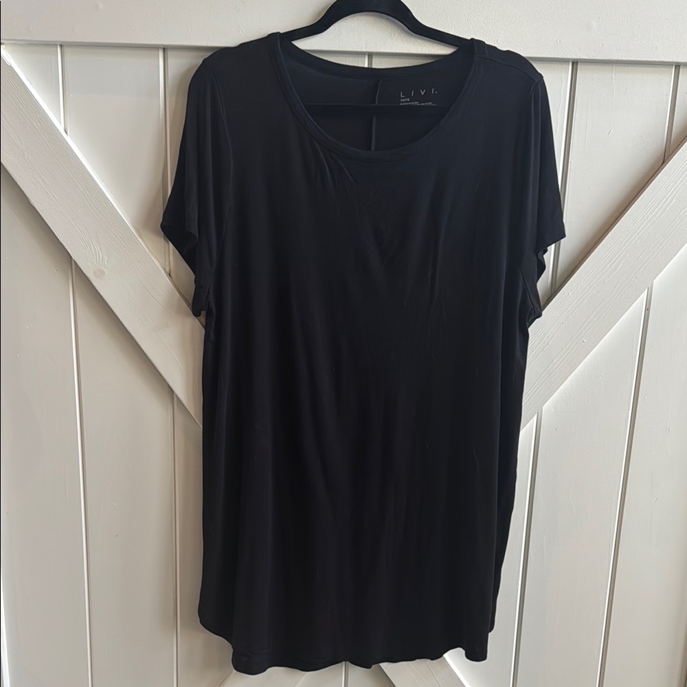 Livi Active Black Short Sleeve Relaxed T-Shirt